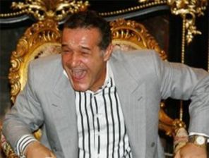 Gigi Becali nu da doi bani pe muzeul Beatles