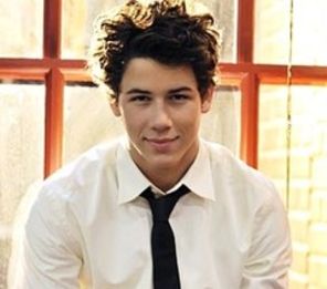 Nick Jonas implineste 18 ani