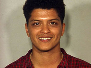 Bruno Mars, arestat pentru posesie de droguri