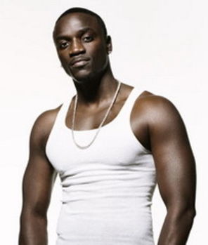 Akon  `Beautiful` clip nou