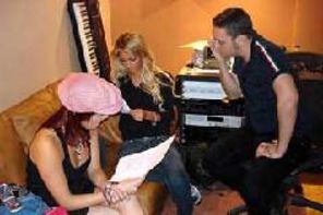 `El regalo mas grande`, de la Tiziano, Anahi si Dulce Maria (video)