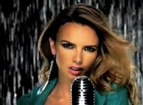 Nadine Colye Insatiable videoclip