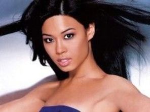 Vanessa-Mae anuleaza concertul de la Bucuresti, pentru a doua oara