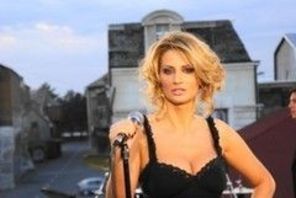 Julia Jianu 1000 de vise videoclip