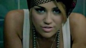 Miley Cyrus Who Owns My Heart videoclip