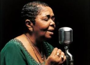 Cesaria Evora: 'Daca ar fi dupa mine, as tine concerte sase luni non-stop'