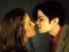 Lisa Marie Presley se simte vinovata de moartea lui Michael Jackson