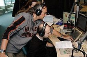 Carcotasul Cristi Hrubaru preia One FM si-l face rock