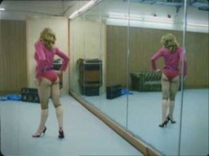 Madonna lanseaza un lant de sali de sport