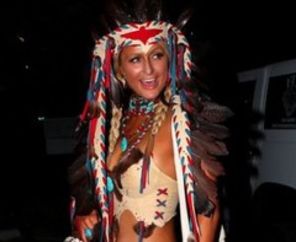 Paris Hilton si-a aratat un sfarc de Halloween (poze)