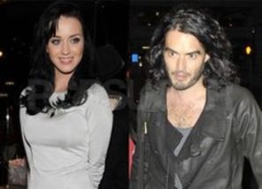 Katy Perry, muscata de un paianjen tropical in luna de miere