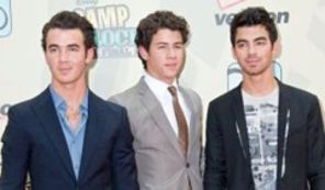 Jonas Brothers nu o inlocuiesc pe Demi Lovato in turneu
