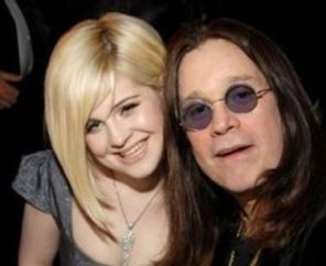 Ozzy Osbourne i-a daruit fiicei sale un craniu roz de ziua ei
