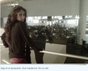 Anahi, suparata pe o companie aeriana