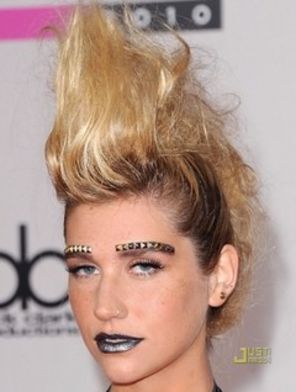 Kesha s-a despartit dintr-un motiv foarte serios de iubit