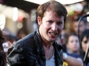 James Blunt le canta soldatilor din Afghanistan de Craciun