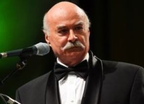Tudor Gheorghe canta 'Degeaba' la Sala Palatului