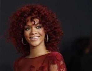 Rihanna l-a egalat pe Elvis Presley