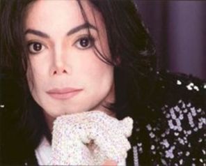 Tatal lui Michael Jackson vrea sa lanseze parfum cu numele fiului sau
