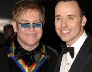 Elton John nu stie cine este tatal fiului sau