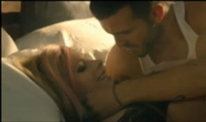 Avril Lavigne What The Hell videoclip (video)