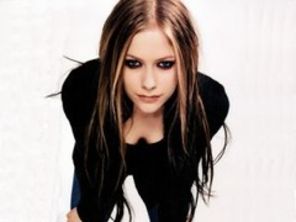 Avril Lavigne a intrat in Top 20 BestMusic