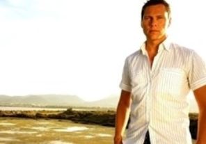 Tiesto mixeaza la Arenele Romane