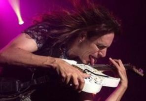 Steve Vai vrea sa intre in Cartea Recordurilor