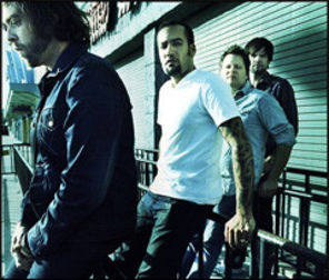 Ringo Starr invitat pe noul album Ben Harper - Give Till It's Gone