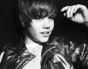 Justin Bieber si U2 lanseaza un album pentru Japonia