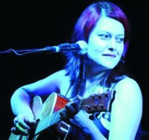 Alina Manole pleaca in turneu