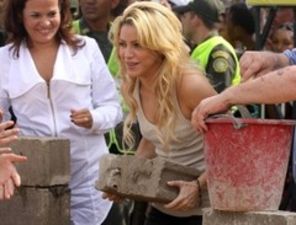 Shakira construieste o scoala in Columbia