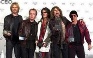 Aerosmith vor canta in finala American Idol