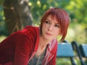 Adela Popescu, in focurile examenului de licenta