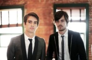 Panic! At The Disco - Ready To Go videoclip