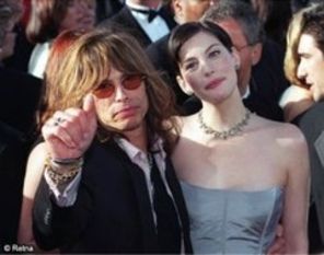 Steven Tyler se imbraca in haine de dama
