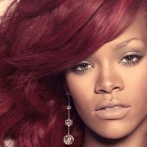 Rihanna a jignit o fana pe Twitter