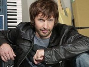 James Blunt nu incurajeaza sexul cu vedete