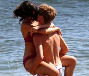 Justin Bieber si Selena Gomez s-au distrat ca adultii in Hawaii (poze)