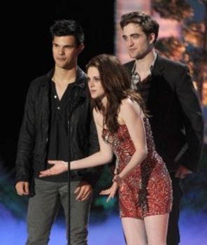 Castigatorii MTV Movie Awards 2011: Twilight, Justin Bieber (poze)