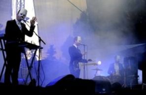 IAMX si Monarchy si-au incantat fanii la Romexpo Bucuresti (poze, video)
