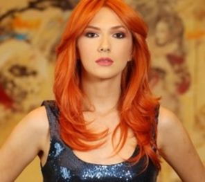 Adela Popescu a luat licenta cu 10