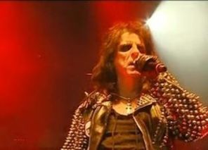 Alice Cooper, concert de groaza la Bucuresti (video)