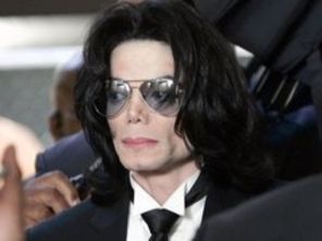 Michael Jackson traieste: email cu link virusat!