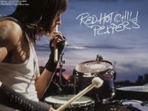 Red Hot Chili Peppers lanseaza al zecelea album