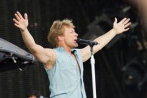 Toate mainile sus pentru Bon Jovi