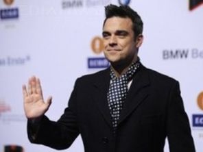 Robbie Williams, bagat in perfuzii (foto)