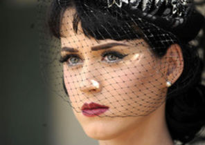 Il va egala Katy Perry pe Michael Jackson?