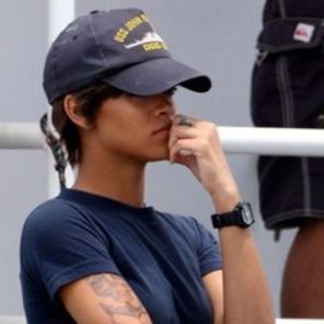 Rihanna s-a antrenat intr-o tabara militara