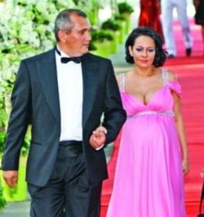 Carmen Trandafir si Emil Gradinescu s-au casatorit in secret